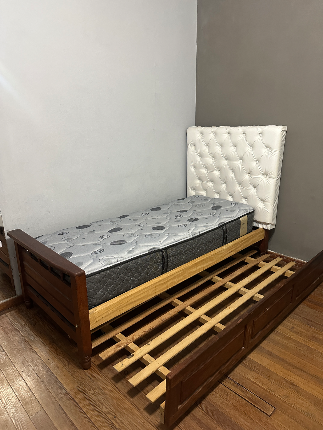 Cama diván de algarrobo 1 plaza