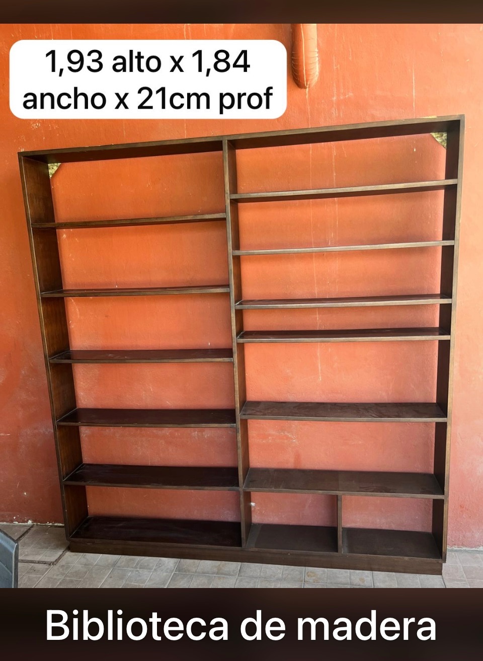 Biblioteca de madera