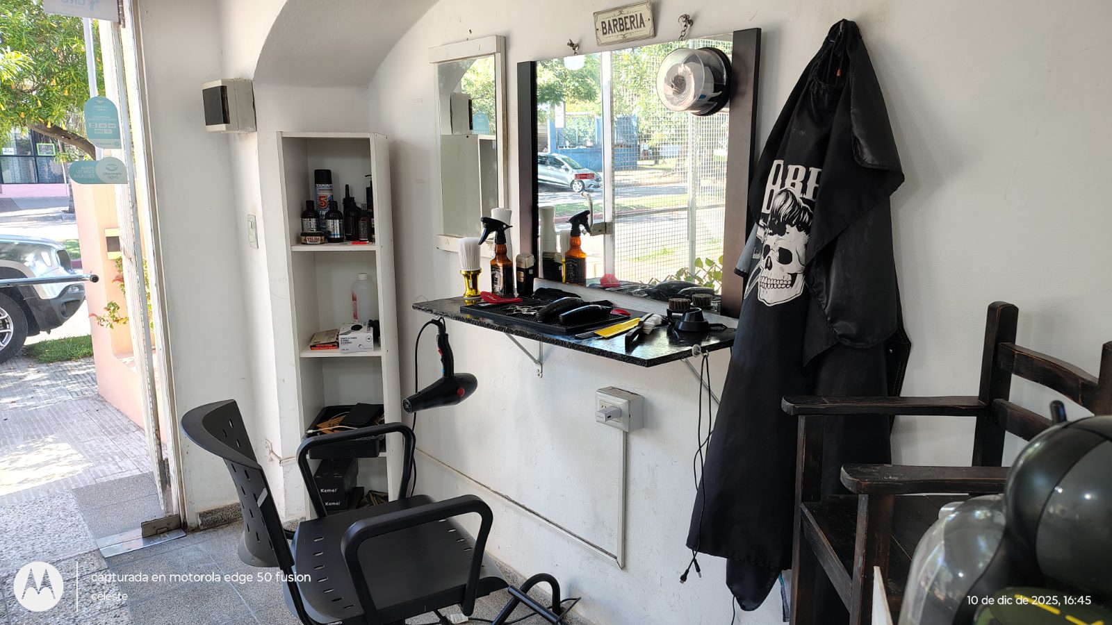 Estante espejo sillón. Posa pie,sillita para niño y estantería