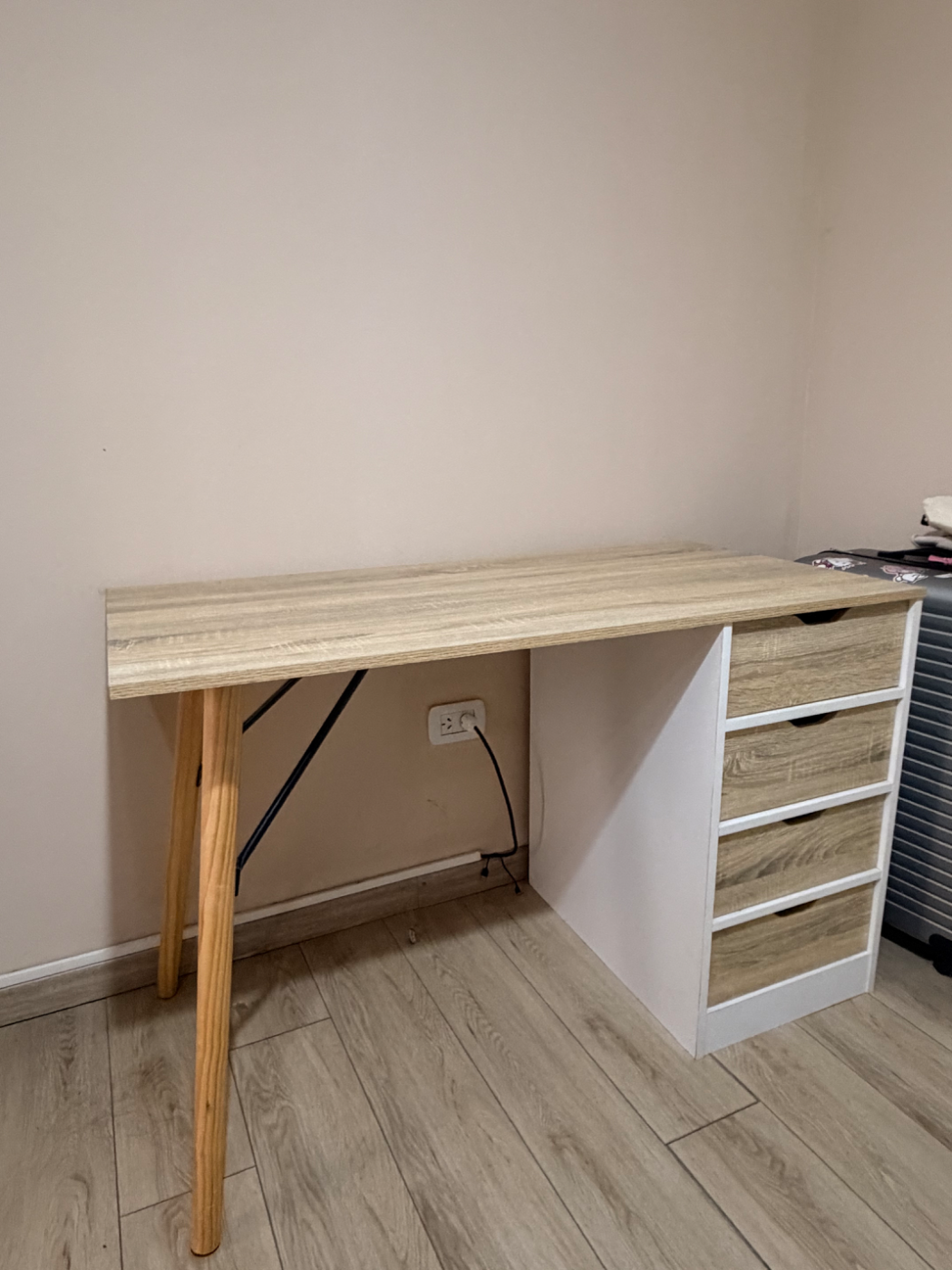 Escritorio para home office o estudio 