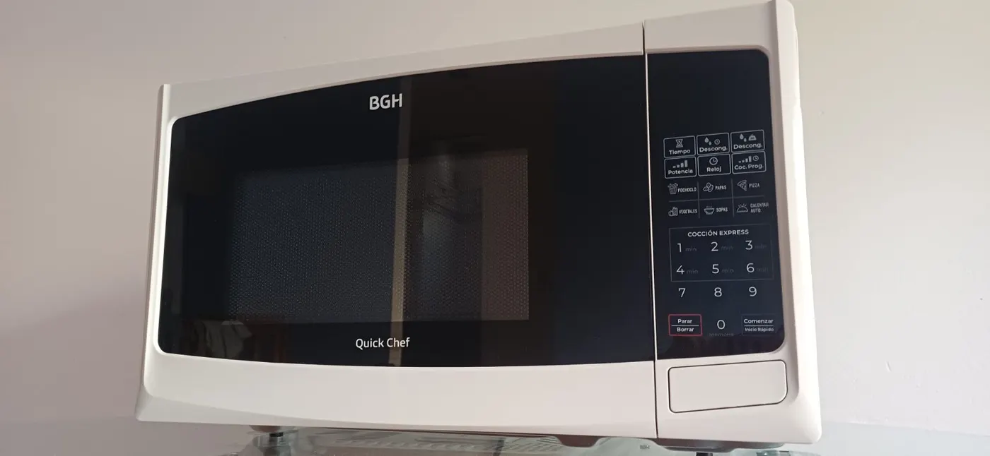 Microondas bgh quick chef 20L