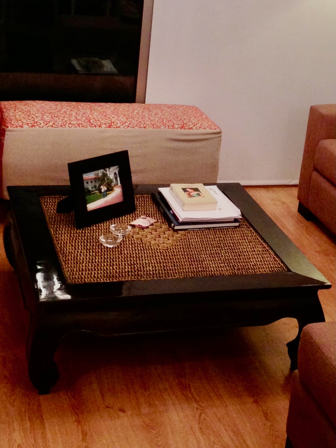 Mesa ratona o mesa de centro rectangular de estilo asiático u oriental (estilo opio).