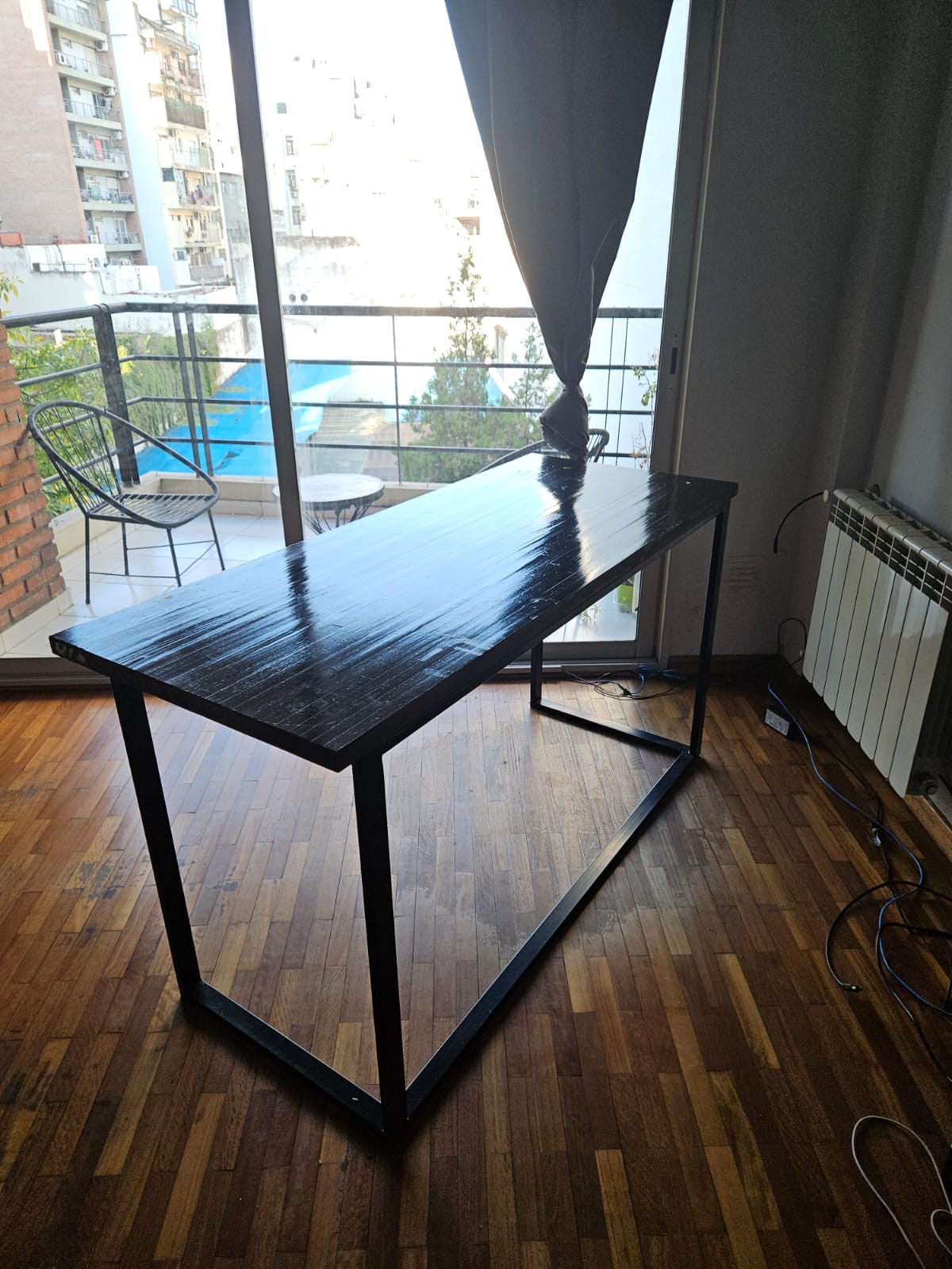 Escritório de madera y hierro