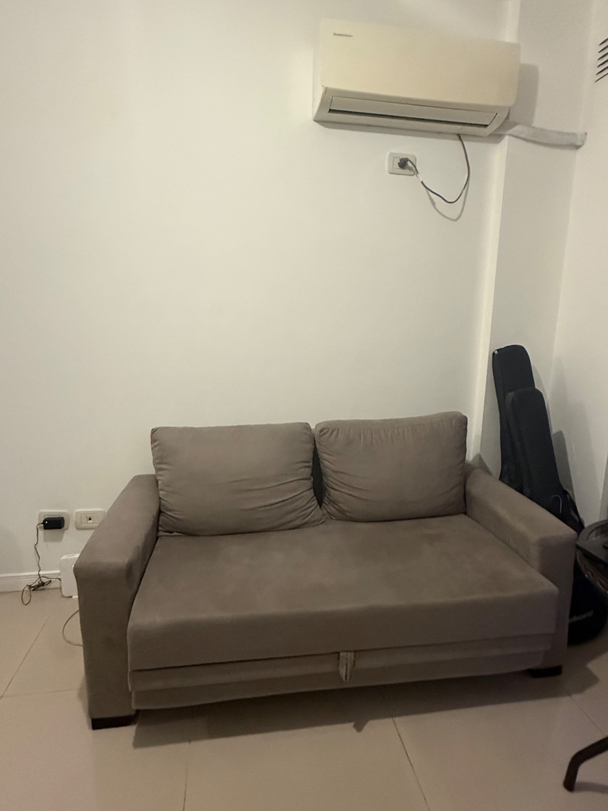 Vendo Sillón cama NUEVO, 1,60 x 0,90 pana anti manchas color habano