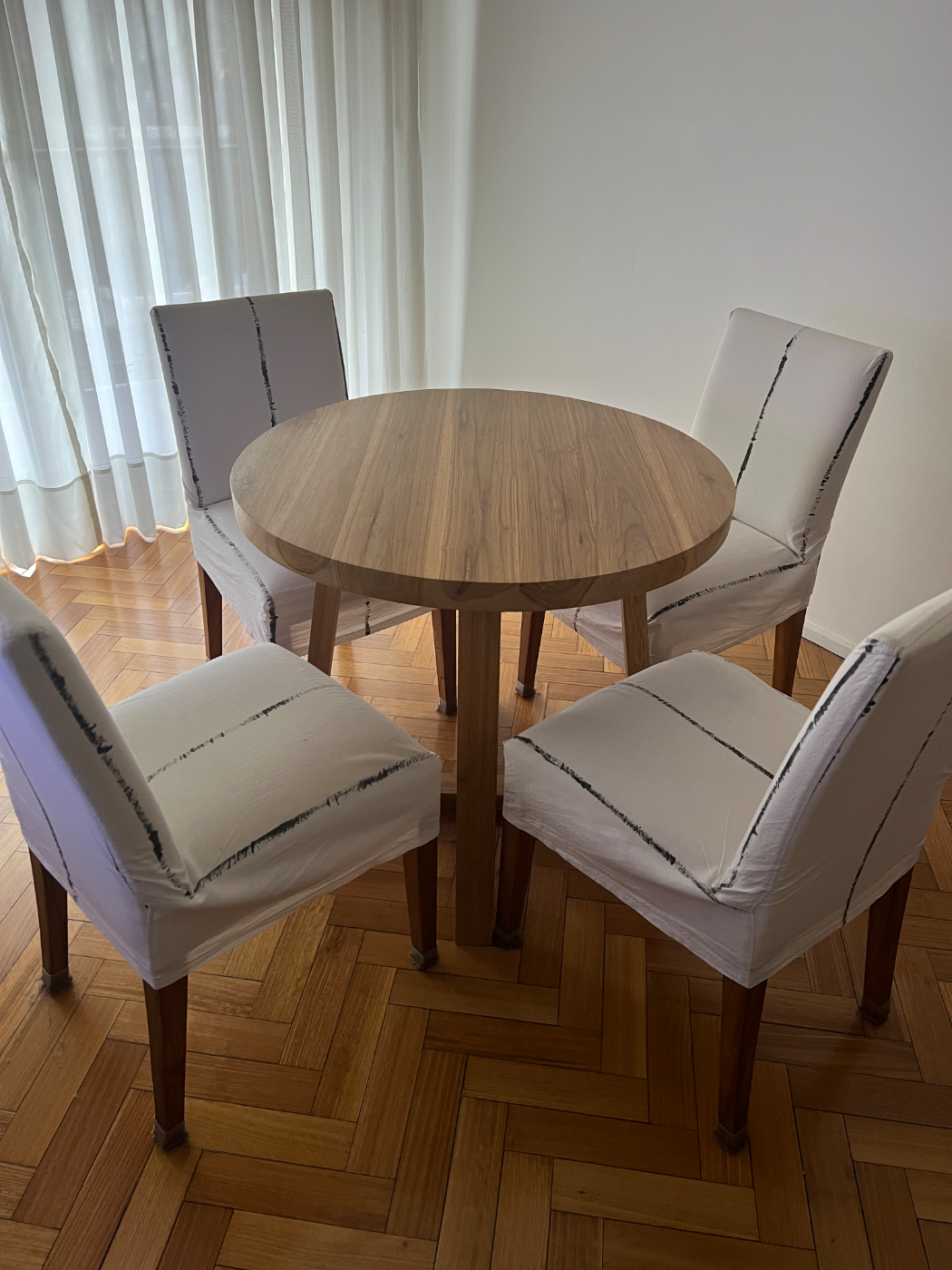 Mesa de comedor + sillas