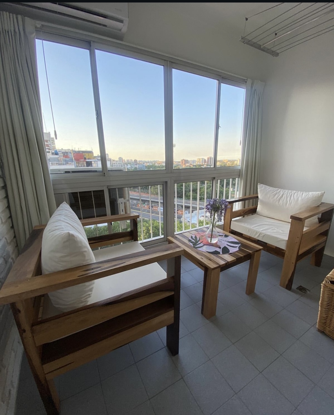 Juego de exterior con almohadones incluidos + mesa