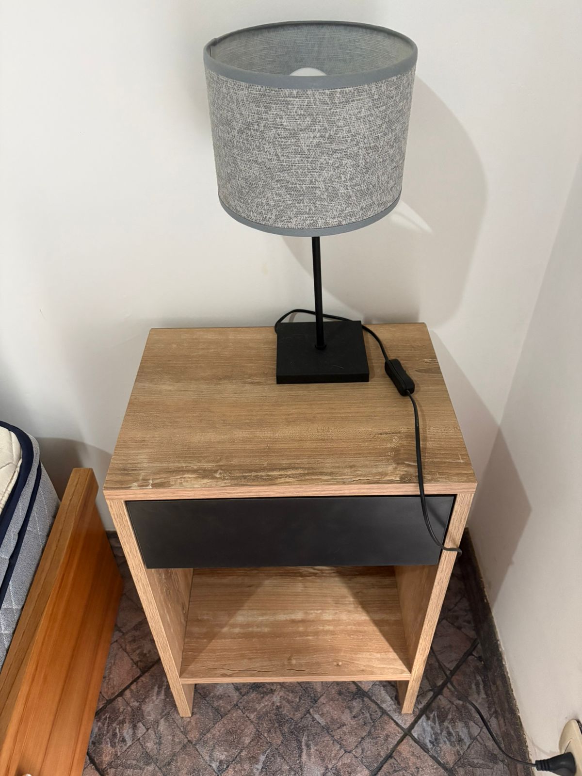 2 mesa de luz con veladores 