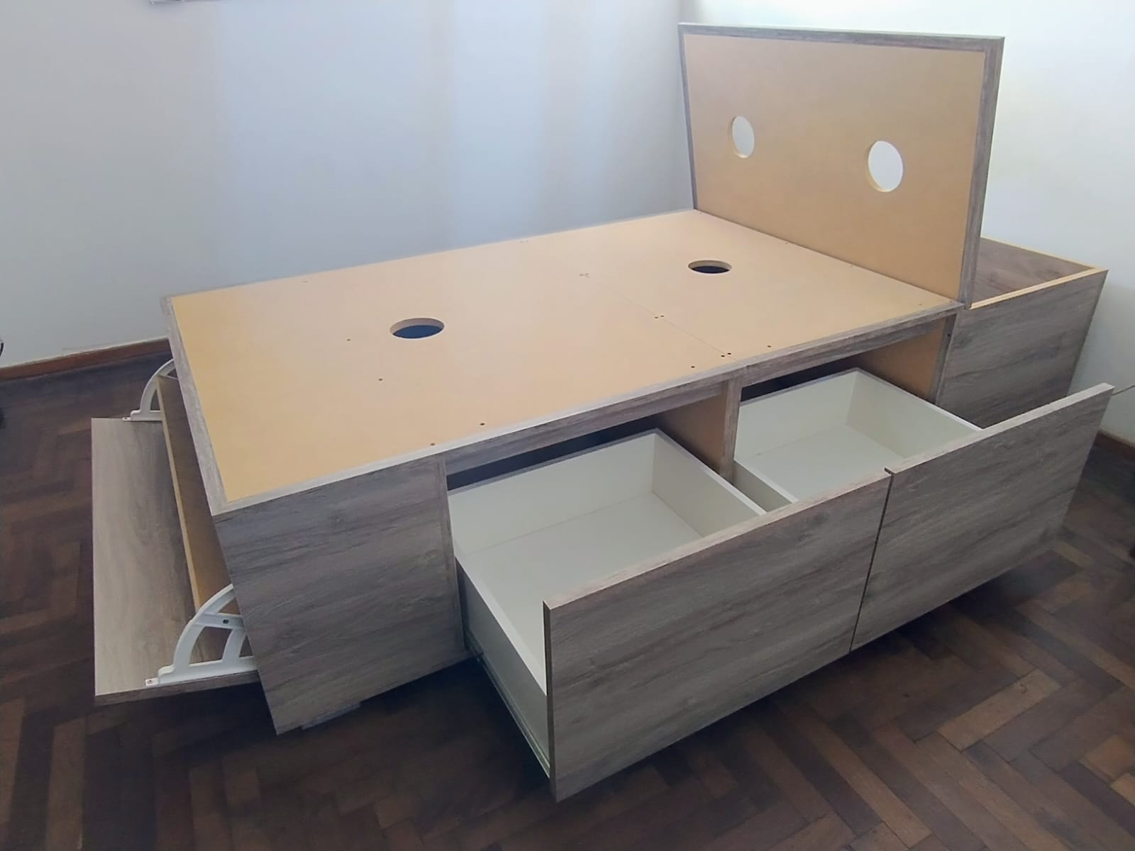 Cama box con cajonera