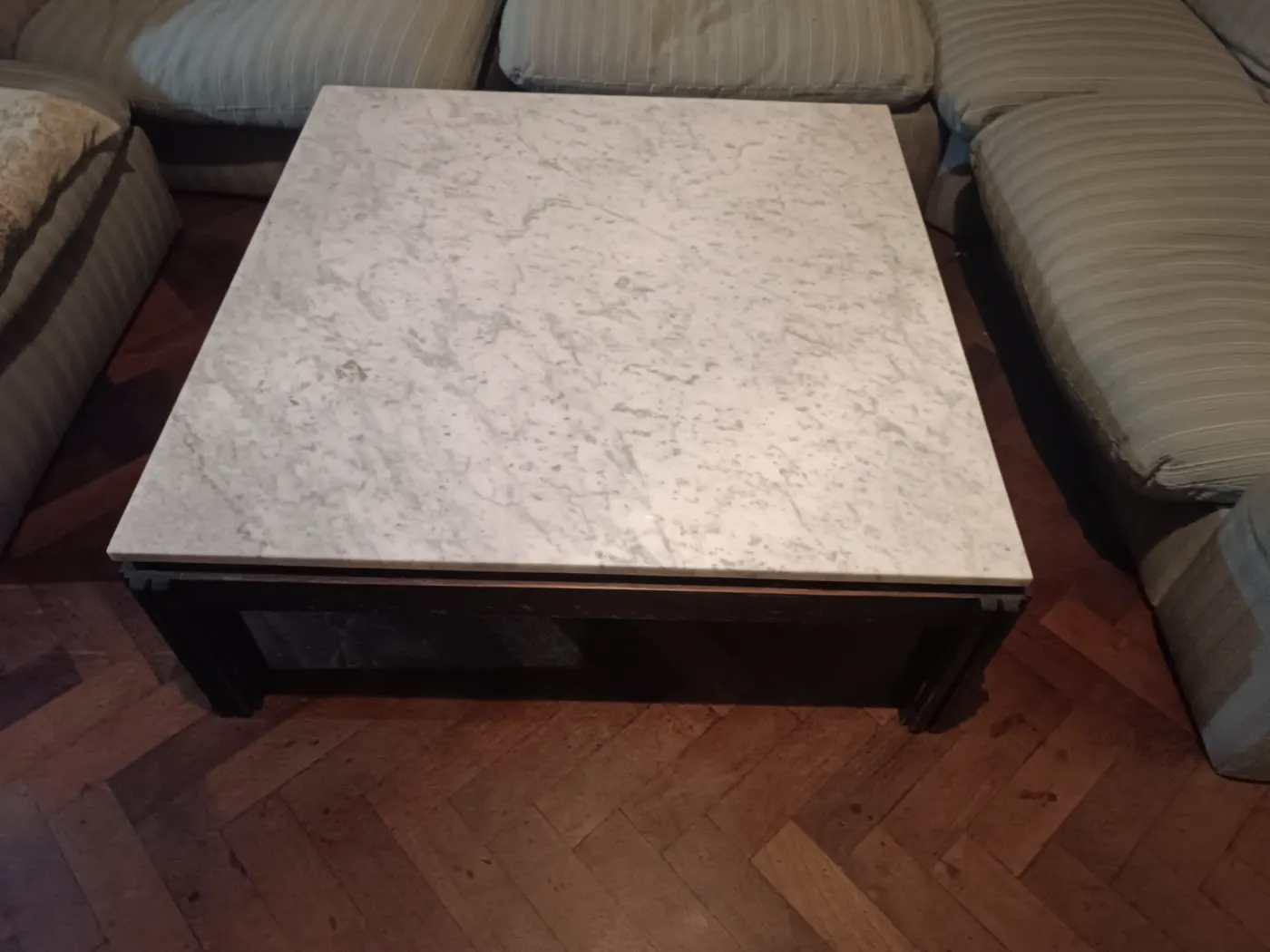 Mesa cuadrada Grande de mármol 