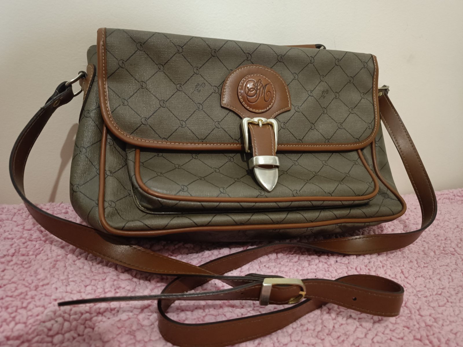 Cartera o bolso de cuero original 