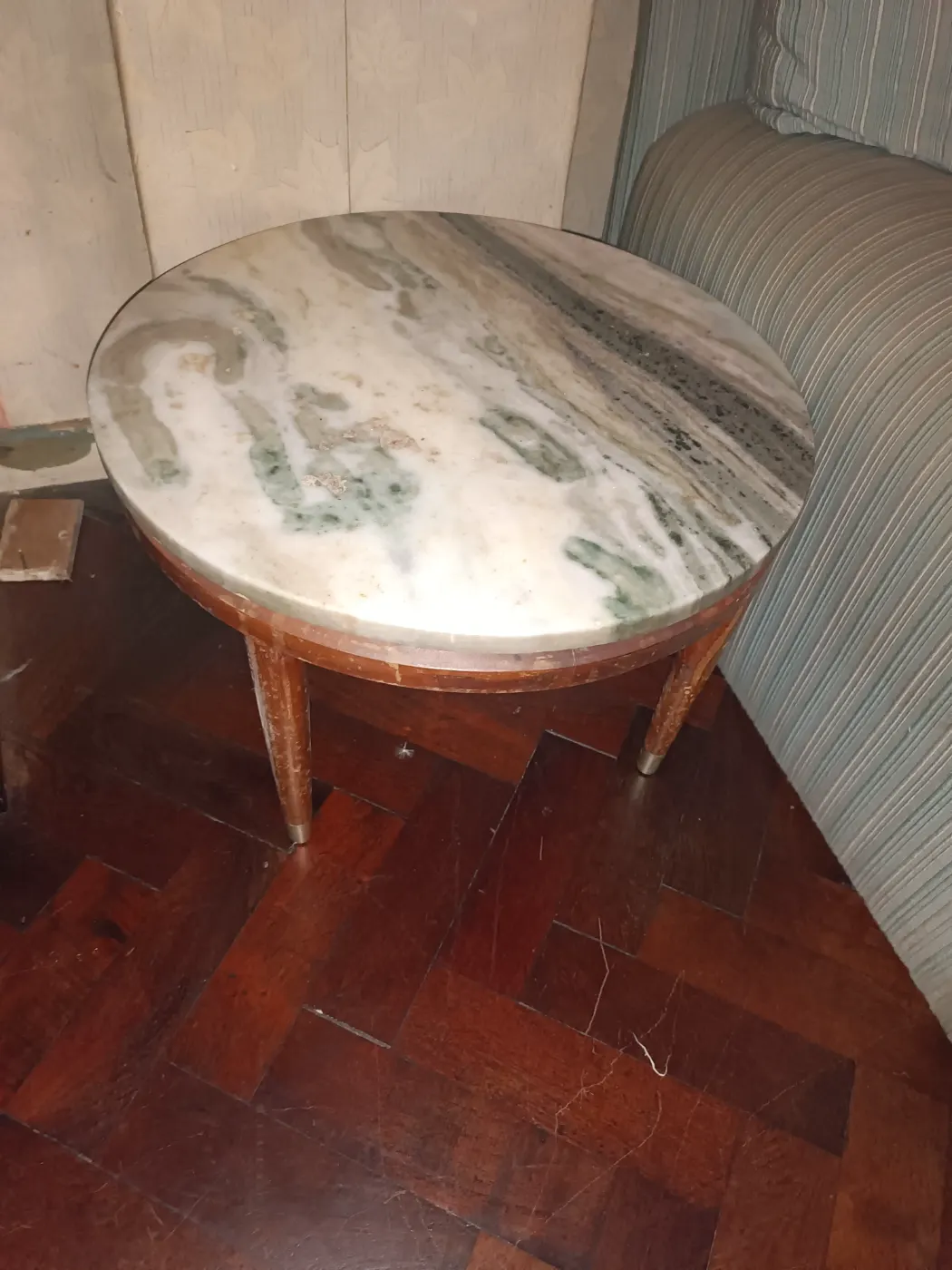 Esa ratona redonda de marmol 