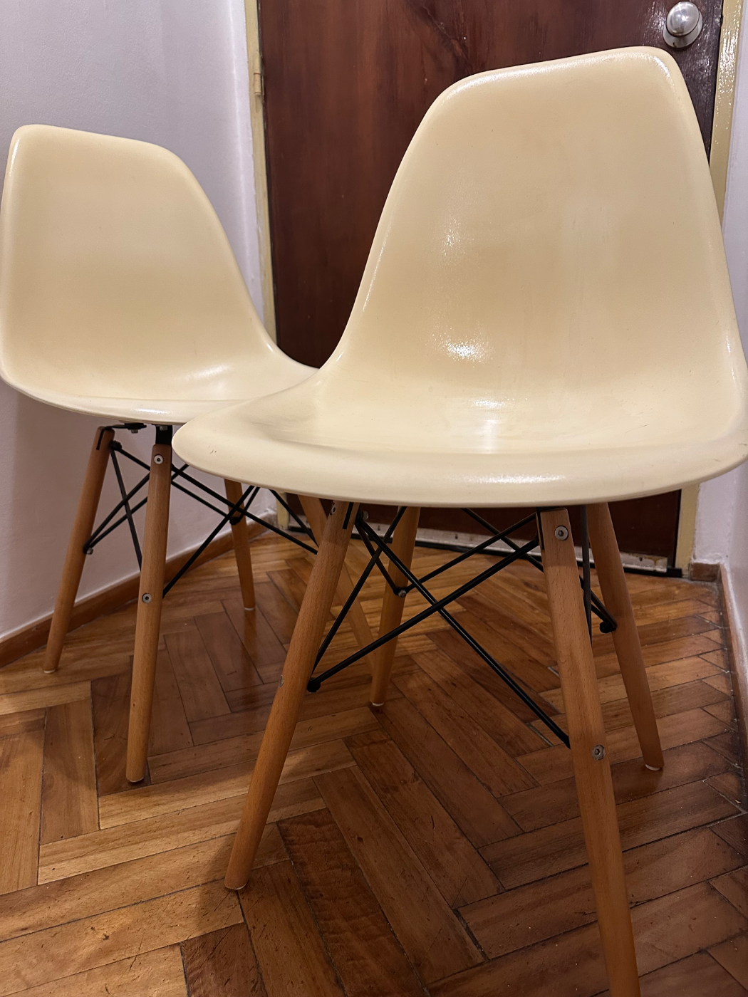 Sillas Eames 