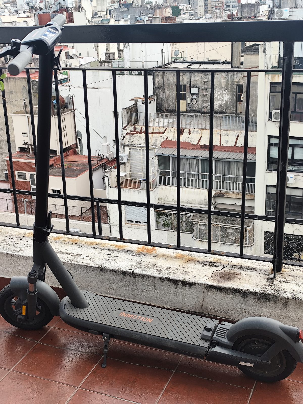 Vendo monopatín eléctrico premium Inmotion S1, en excelente condiciones