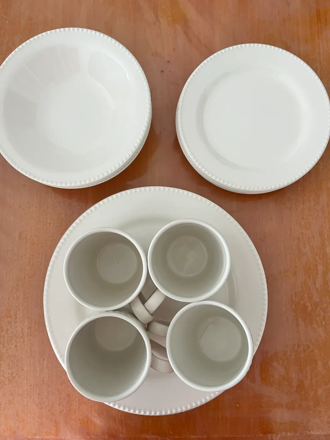 Juego de Vajilla Blanca (Detalles)